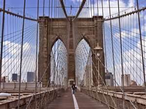 300x224 New York's Icon Of Courage The Brooklyn Bridge Brimmings Up
