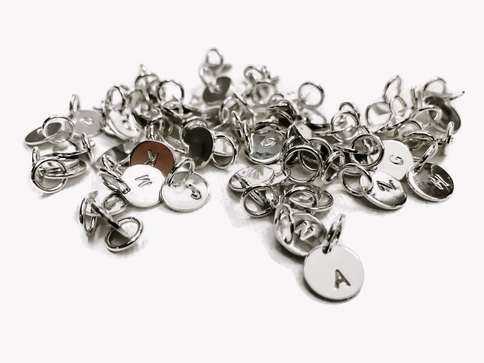 1600x1200 Mini Icon Initial Charm