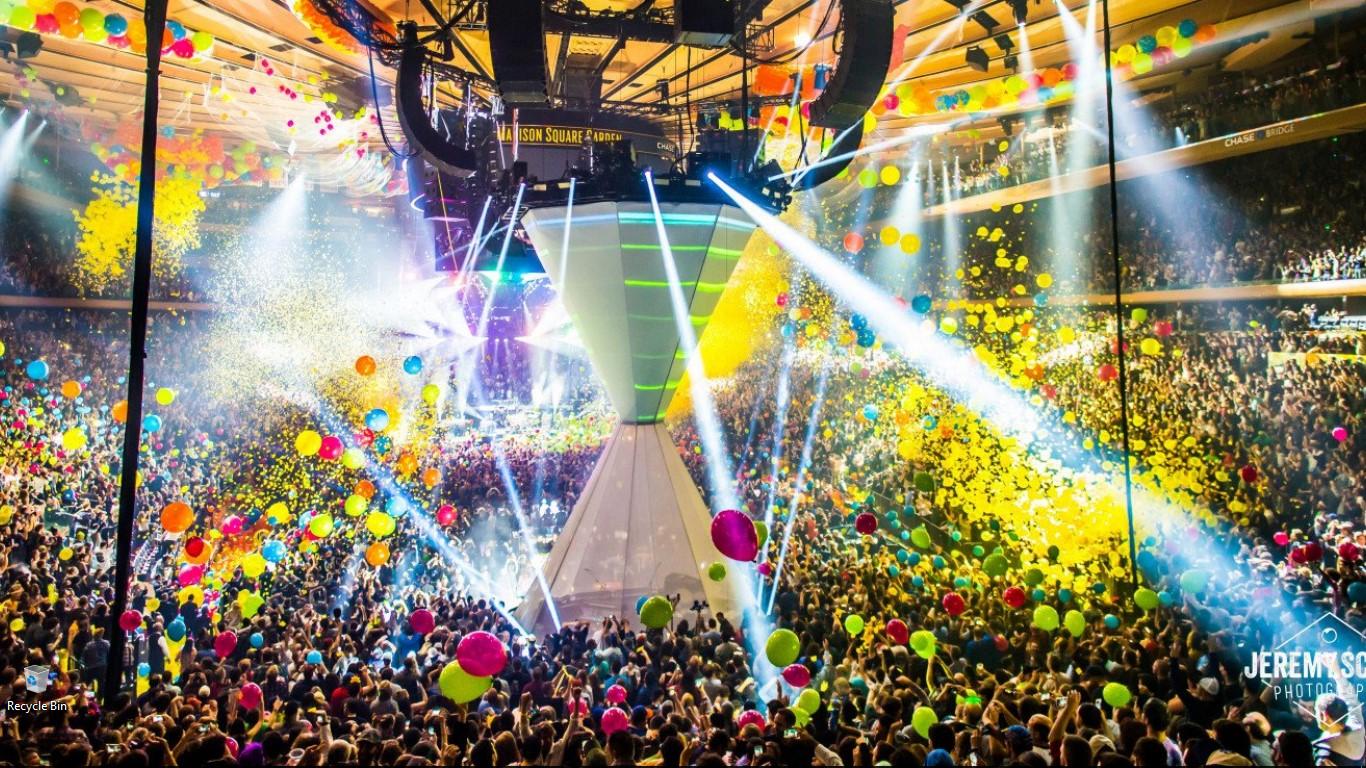 Your Computer Desktop Clean Or Filled With Icons Neogaf 1366x768 Your Computer Desktop Clean Or Filled With Icons Neogaf