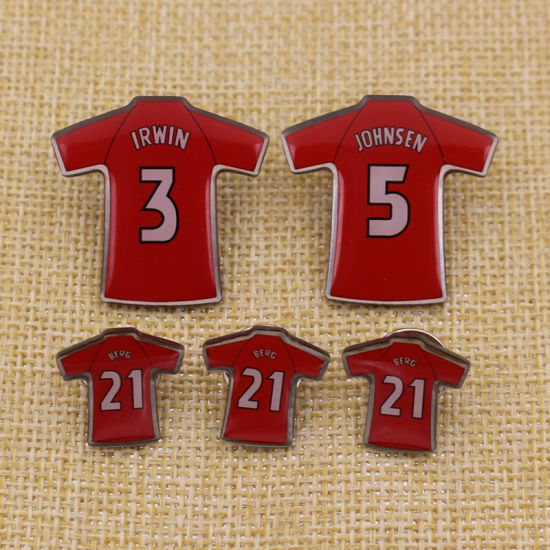 550x550 China Custom Cheapest Gifts Metal Collar Piniconadgelapel Pin