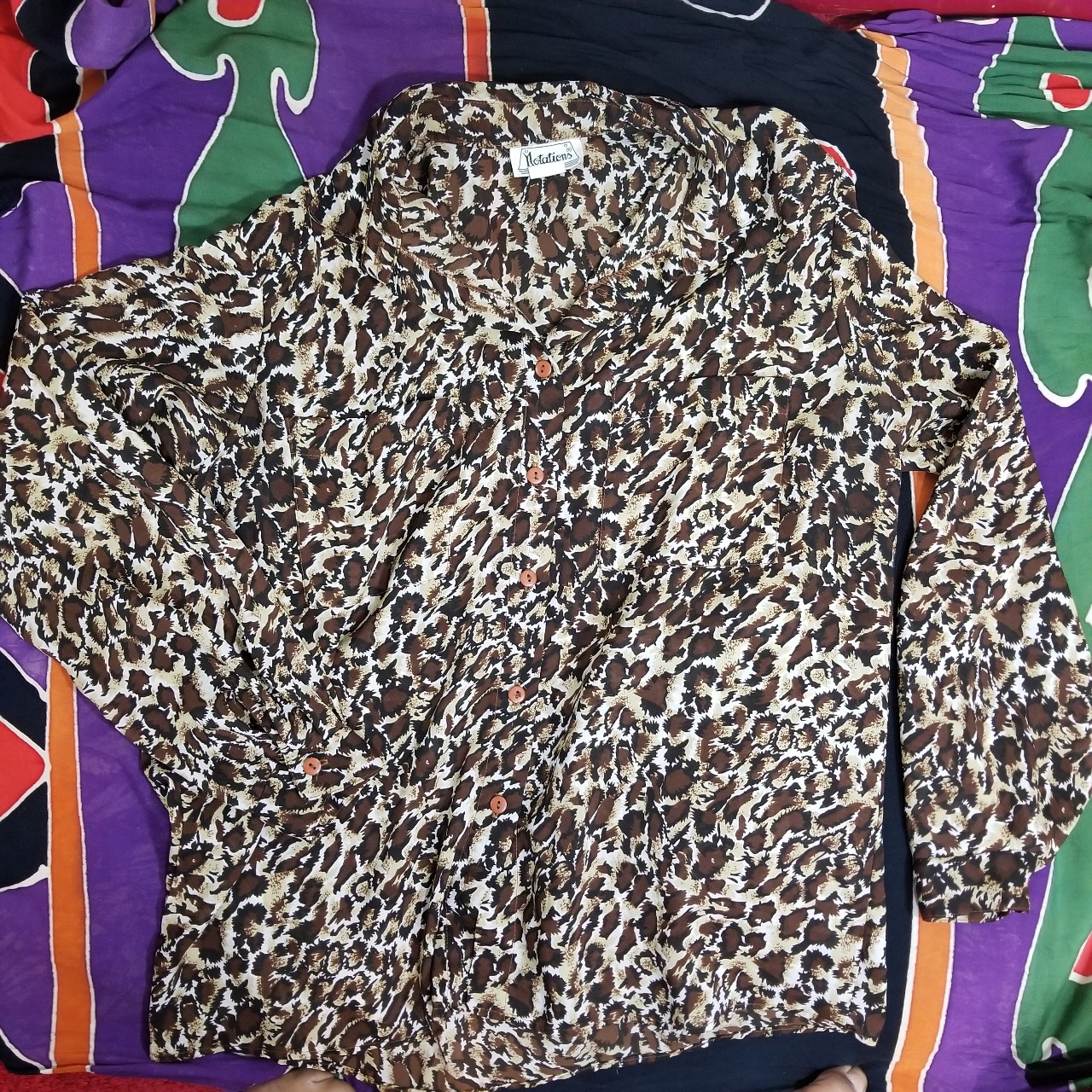 1280x1280 Light Longsleeve Cheetah Print Leopard Print Button