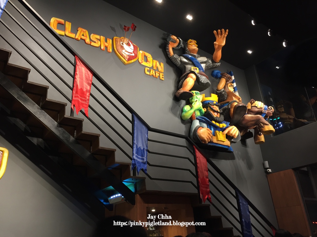 1024x768 Clash On Cafe