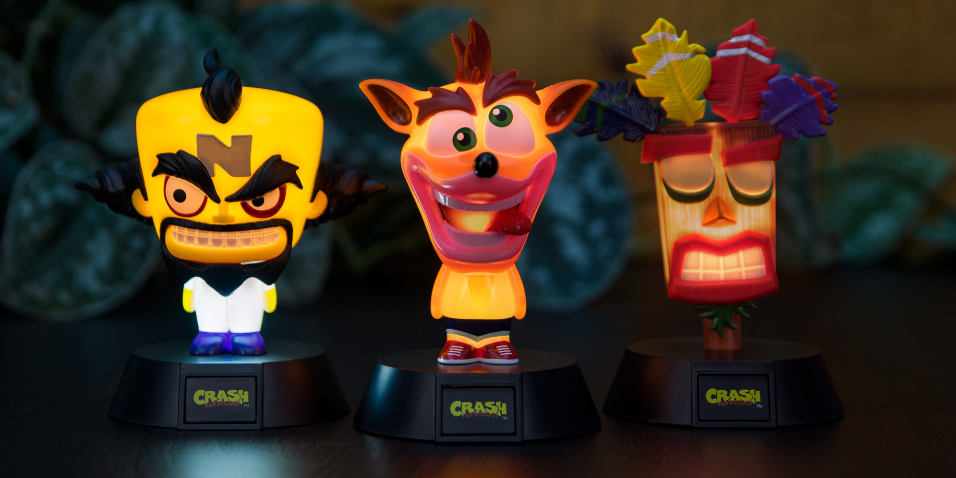 1920x960 Paladone's New Crash Bandicoot Icon Lights Now Available