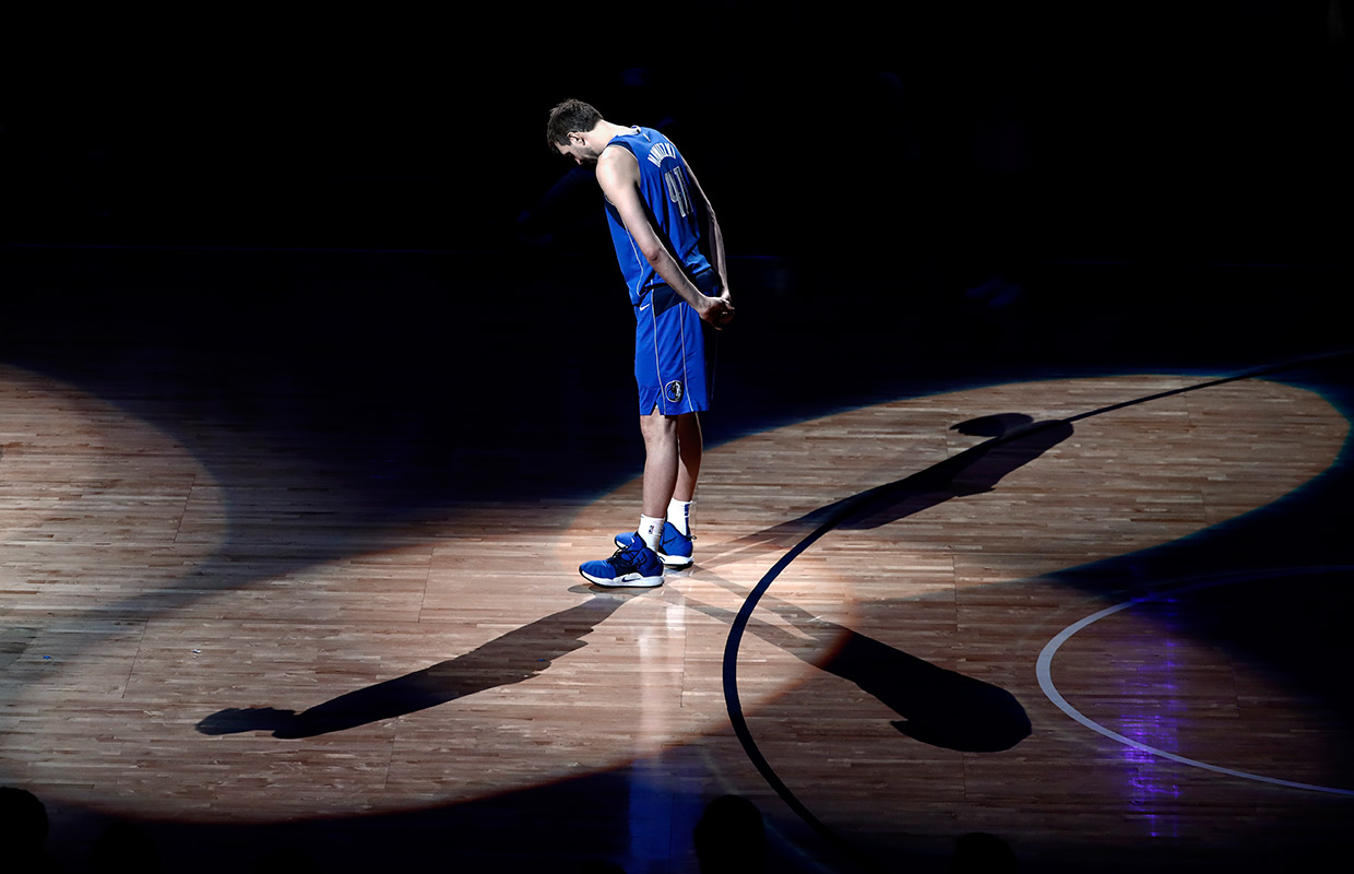 1240x800 Wednesday's Sports Minute Dallas Icon Hangs 'em Up Lazer