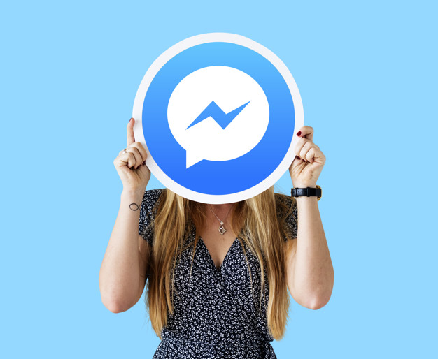 626x514 Woman Showing A Facebook Messenger Icon Photo Free Download