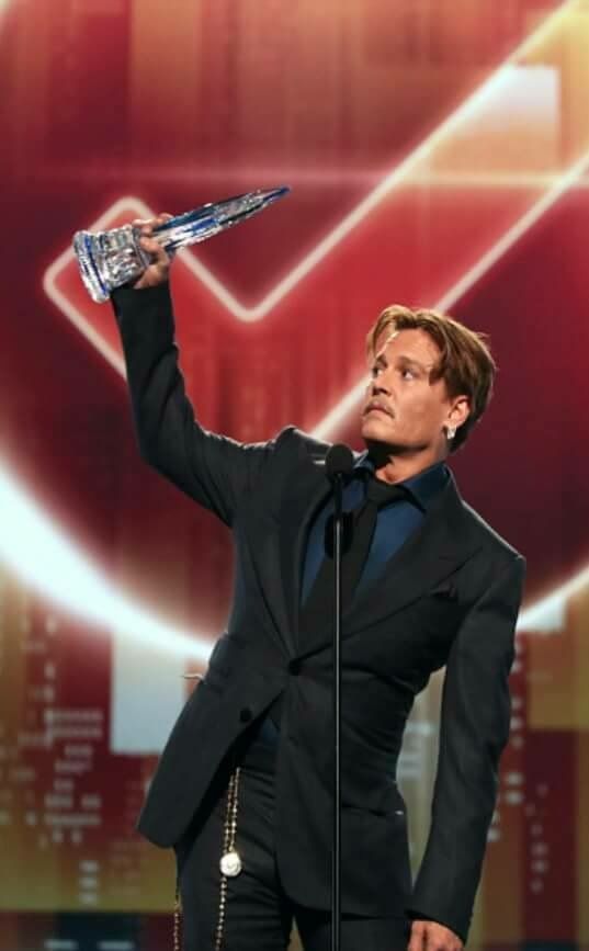 537x867 Favorite Movie Icon Award People's Choice Awards Johnny