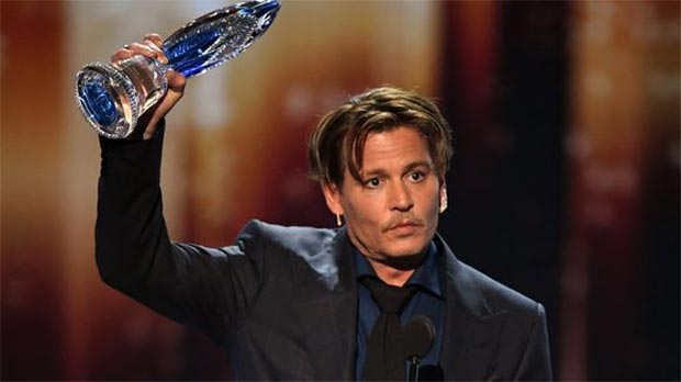 620x348 Johnny Depp Gives Emotional Speech After Winning 'favorite Movie