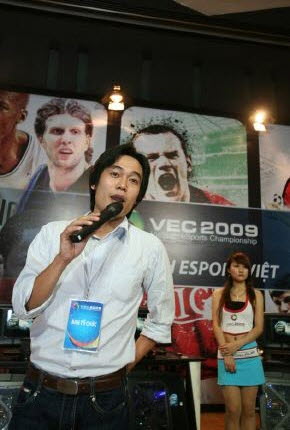 290x430 Vietnam Report Fifa Online Vietnam Awards Ceremony
