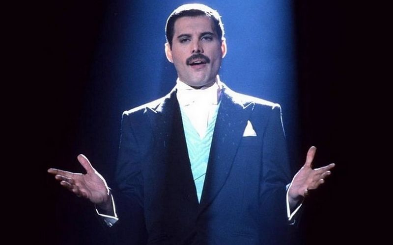 800x500 Queen Icon Freddie Mercury's Unseen Tragic Letter To His Mom Dad