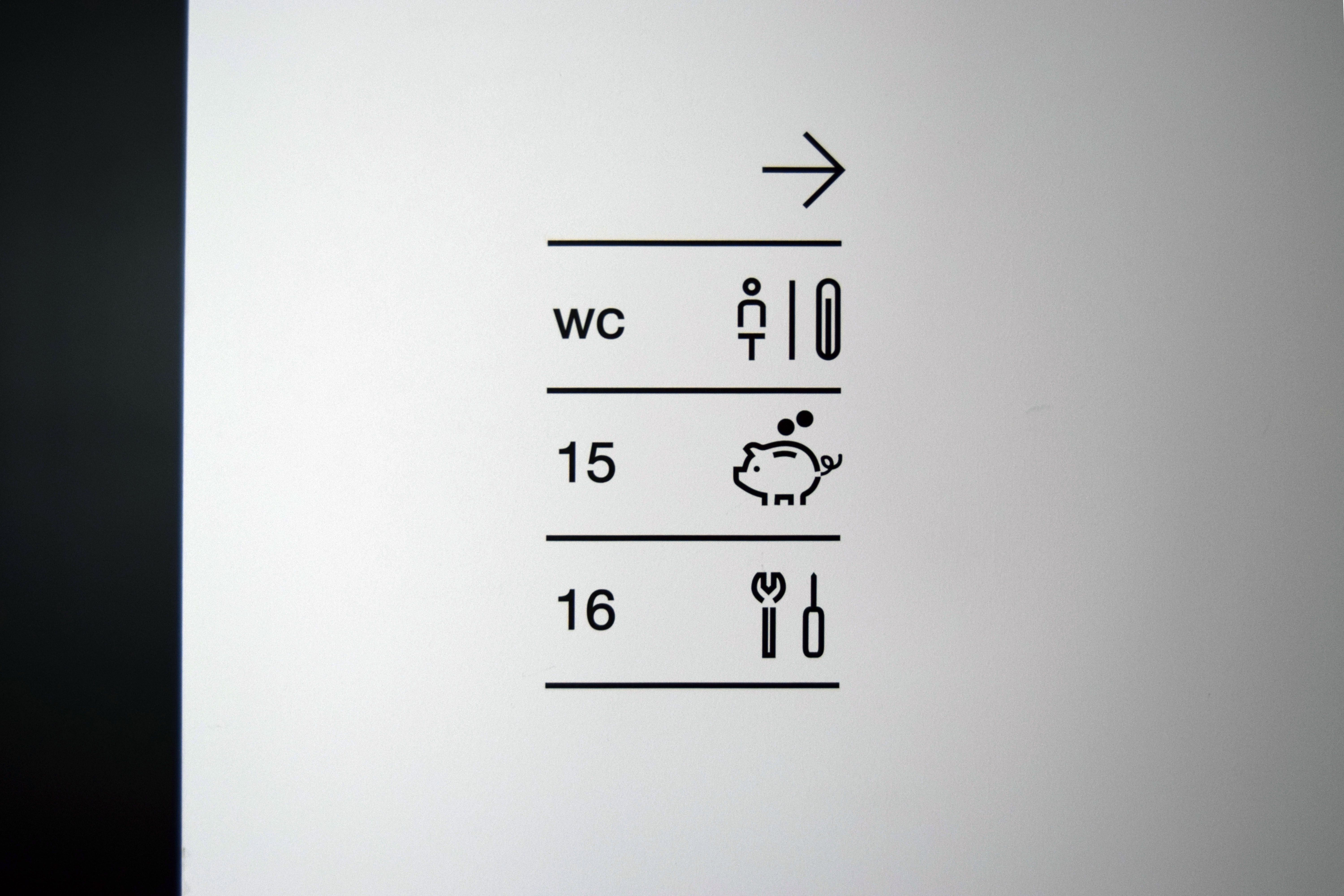 6000x4000 Interior Signage