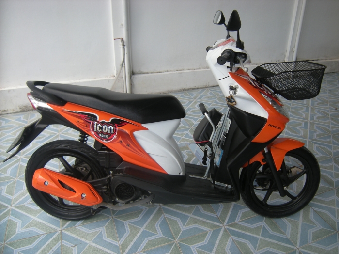 700x524 Honda Icon Rock