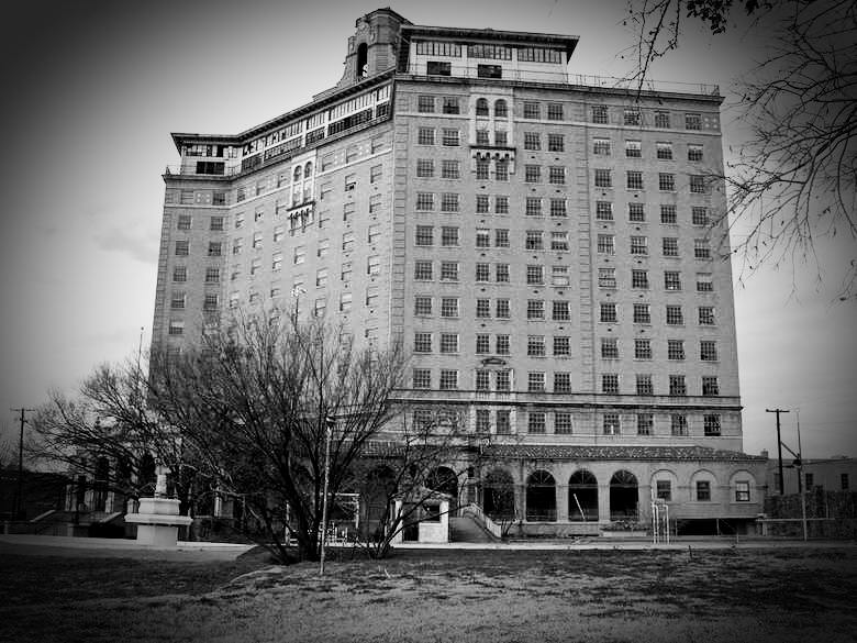 780x585 Top Most Haunted Hotels In Texas