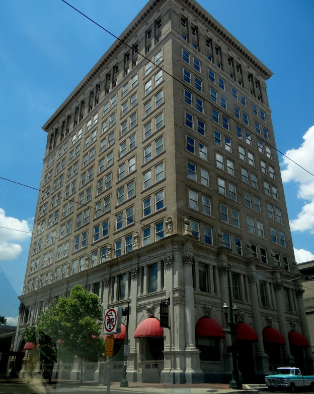 624x781 Hotel Iconwhere History, Luxury And Warmth Meet In Downtown