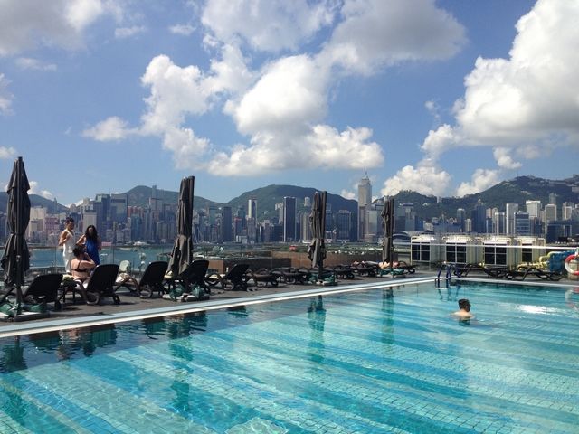 640x480 Vivienne Tam Suite