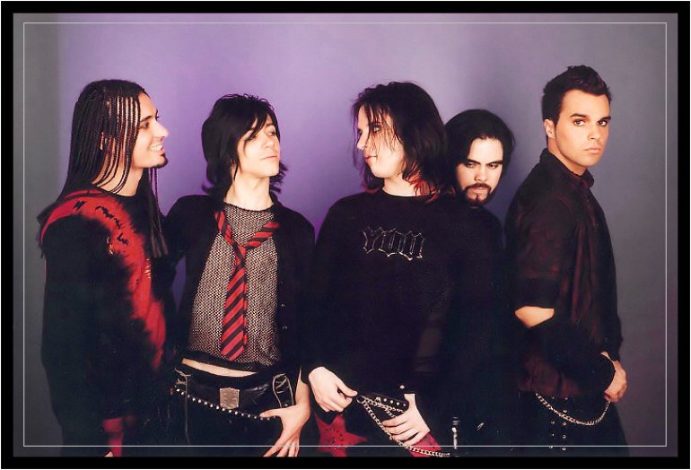 770x524 Icon The Black Roses Photos