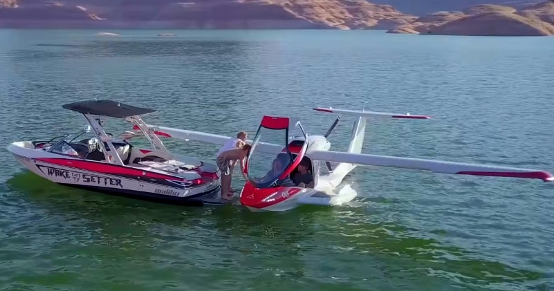 801x421 Icon An Amphibious Light Sport Boataircraft With Folding