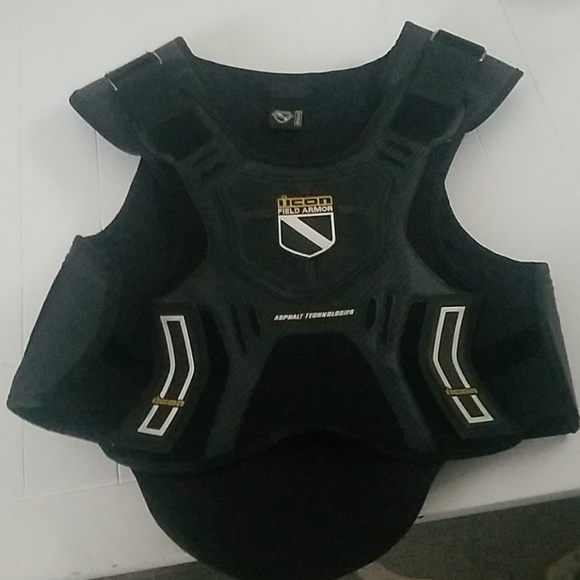 580x580 Icon Other Armor Vest Poshmark