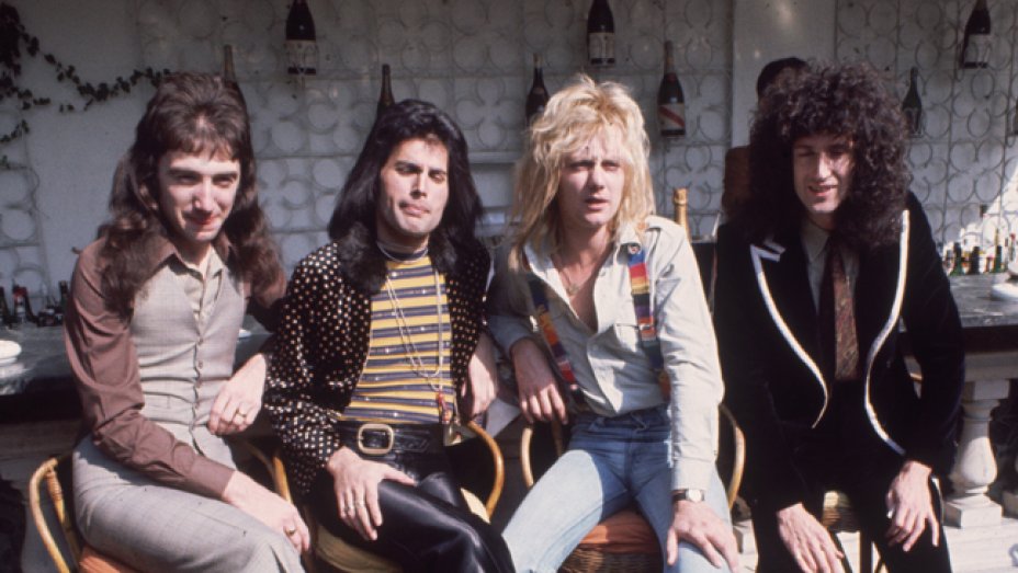 928x523 Rock Band Queen To Collect Global Icon Award