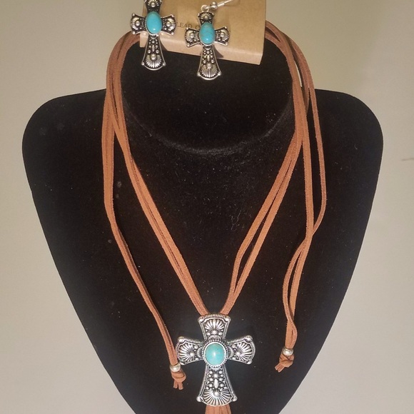 580x580 Icon Collection Jewelry Faux Suede Necklace Wsilver Toned