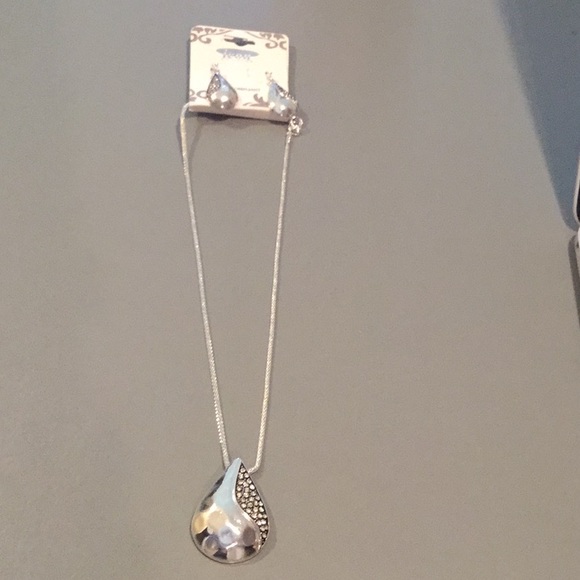 580x580 Icon Collection Jewelry Silver Style Pendant With Earrings