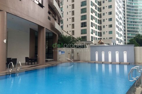 490x325 Bedrooms Condo In The Icon Residences Bgc, Metro Manila