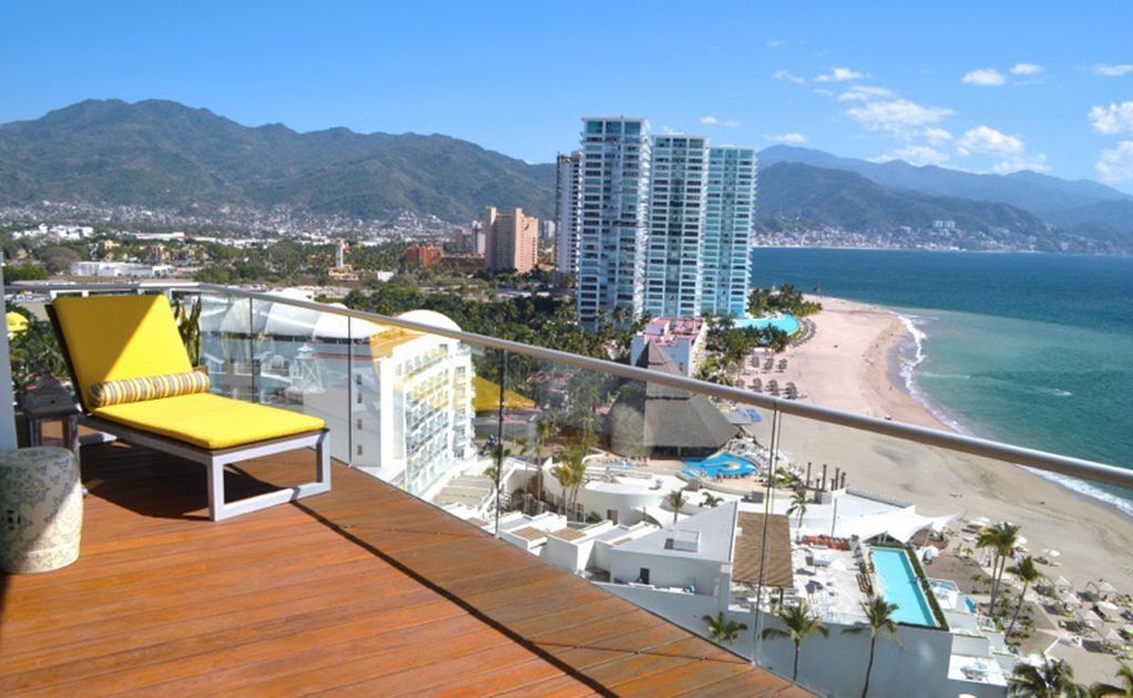 1022x630 Amazing Ocean Views, Beach Front Condo