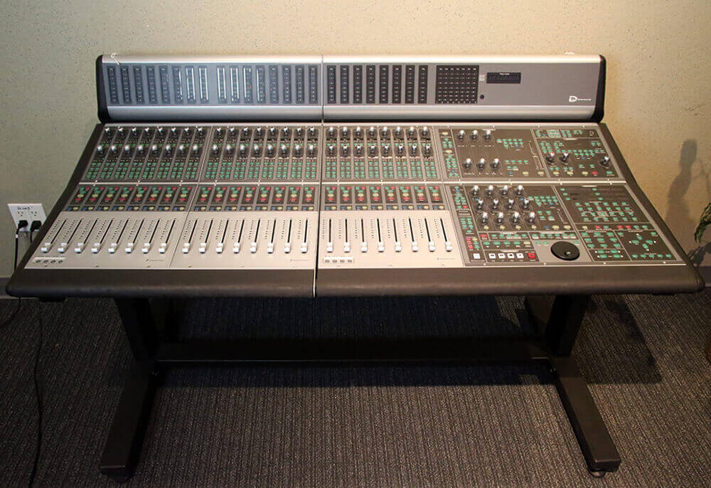 1000x686 Used Avid Icon D Command Es Channel Mixing Console