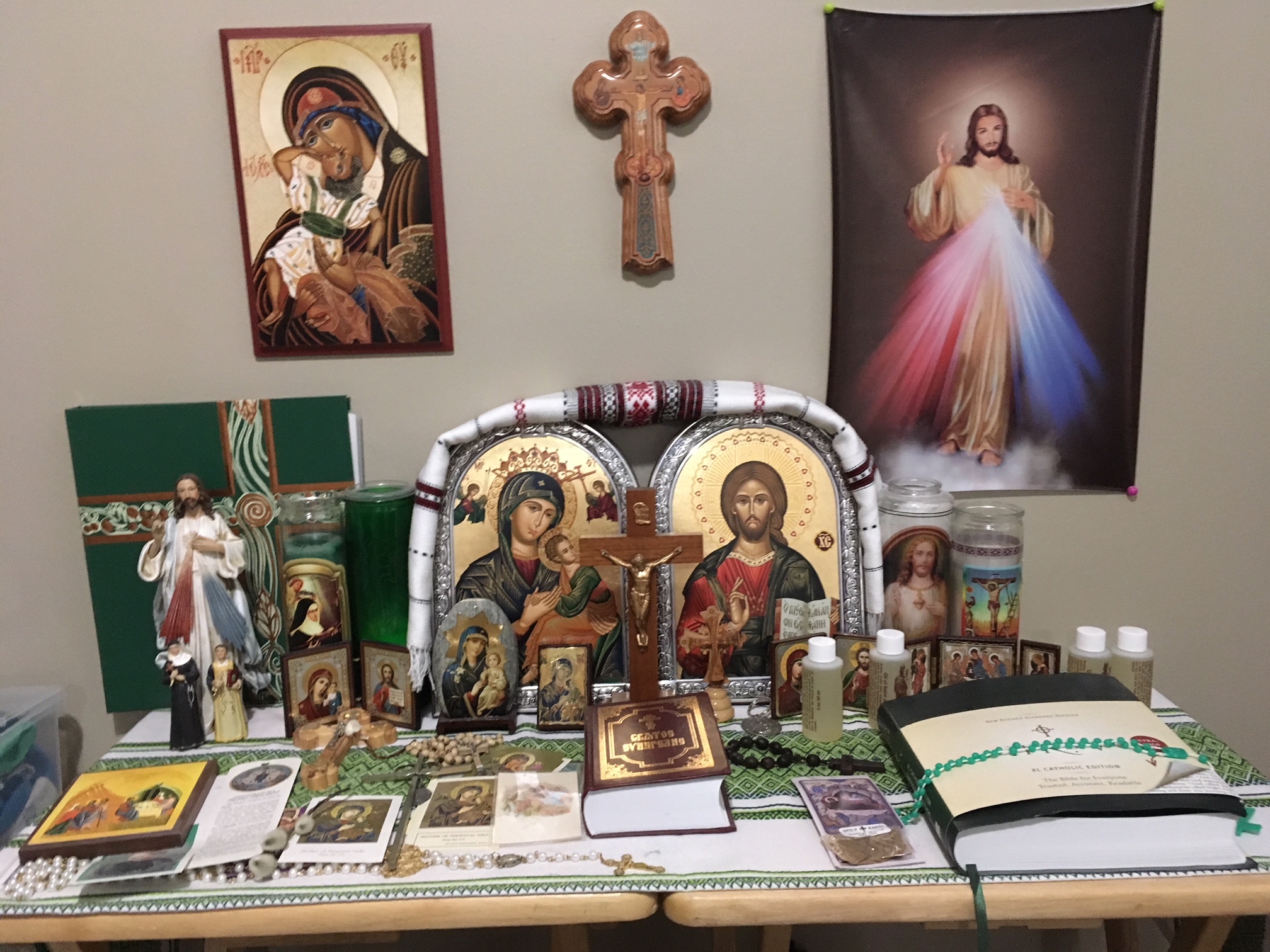 2016x1512 Everybody Needs An Icon Corner