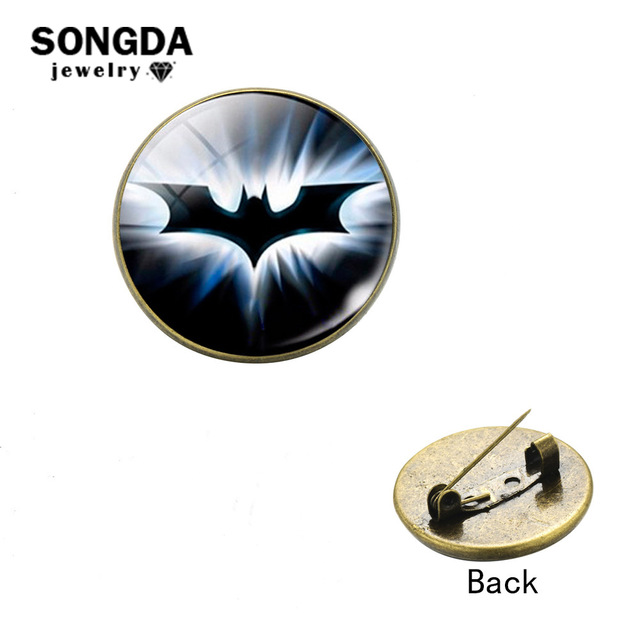 640x640 Songda Cartoon Superhero Batman Sign Icon Black Brooch Lapel Pin