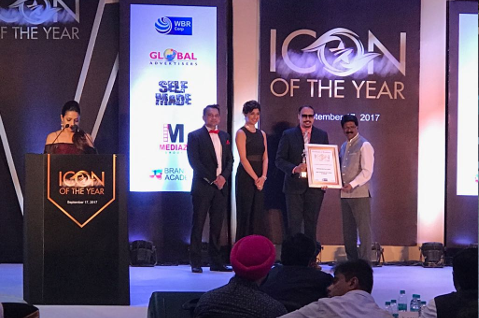 479x318 Icon Of The Year Award American Eye Care Centre Eye Care