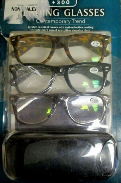 Icon Eyewear Reading Glasses Titanium Alloy Blend Pack 423x640 Icon Eyewear Reading Glasses Titanium Alloy Blend Pack