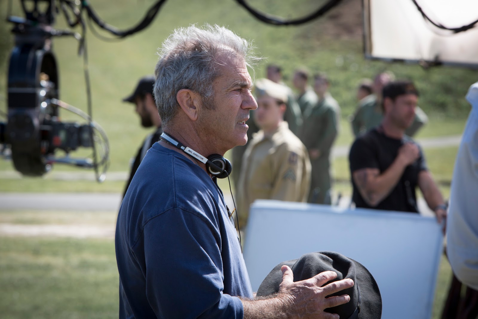 1600x1067 Director Mel Gibson Filming On Location With 'hacksaw Ridge