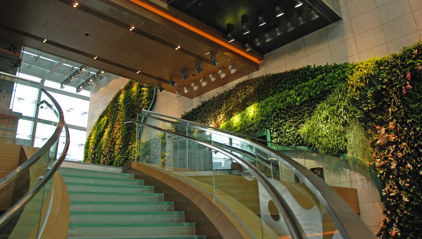 1764x1000 Icon Hotel, Hong Kong Polytechnic University Vertical Garden