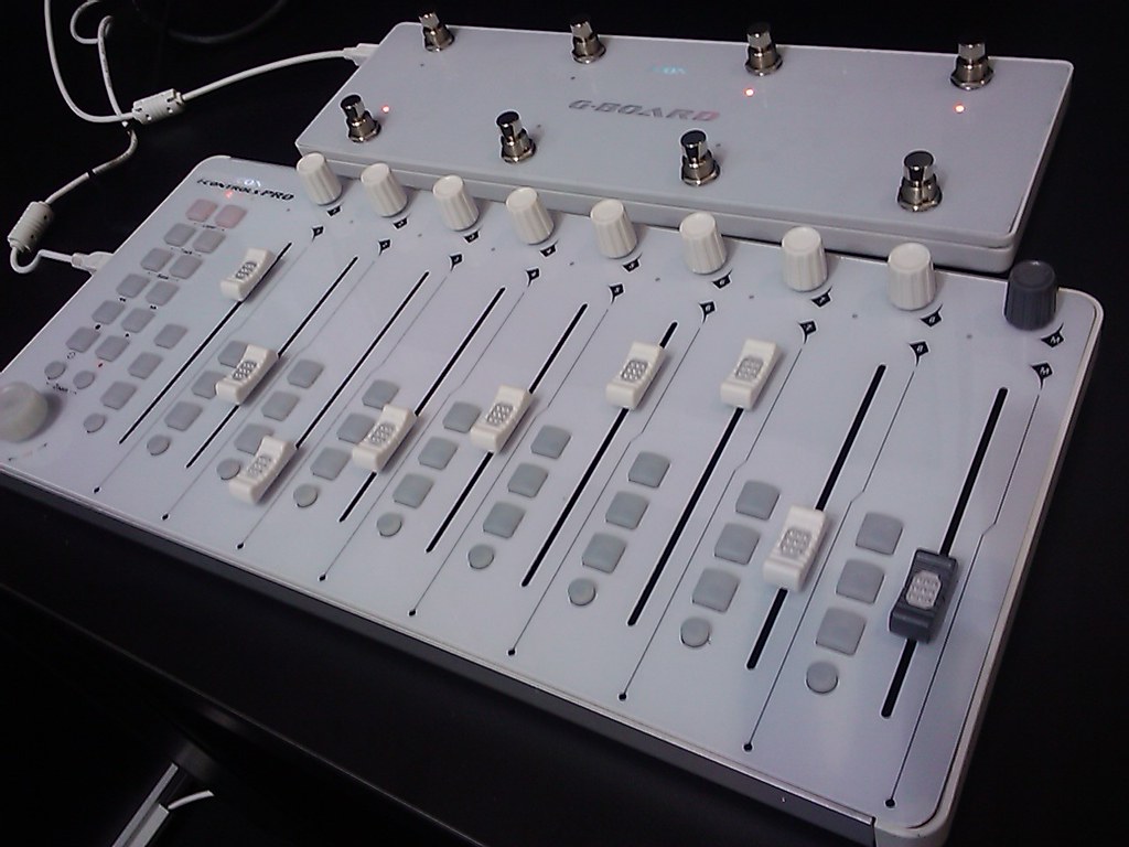 1024x768 Icon Icontrols Pro Mid Line Controller With Motorized