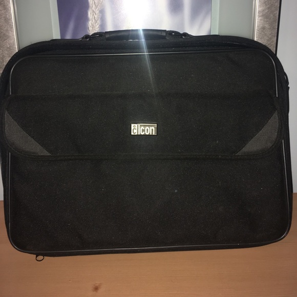 580x580 Icon Bags Laptop Case Great Condition Poshmark