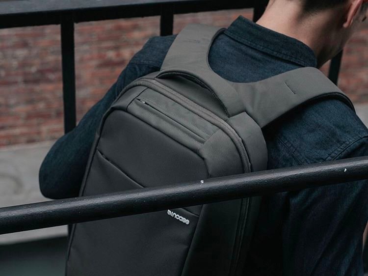 750x562 This Might Be Our New Favorite Commuter Backpack