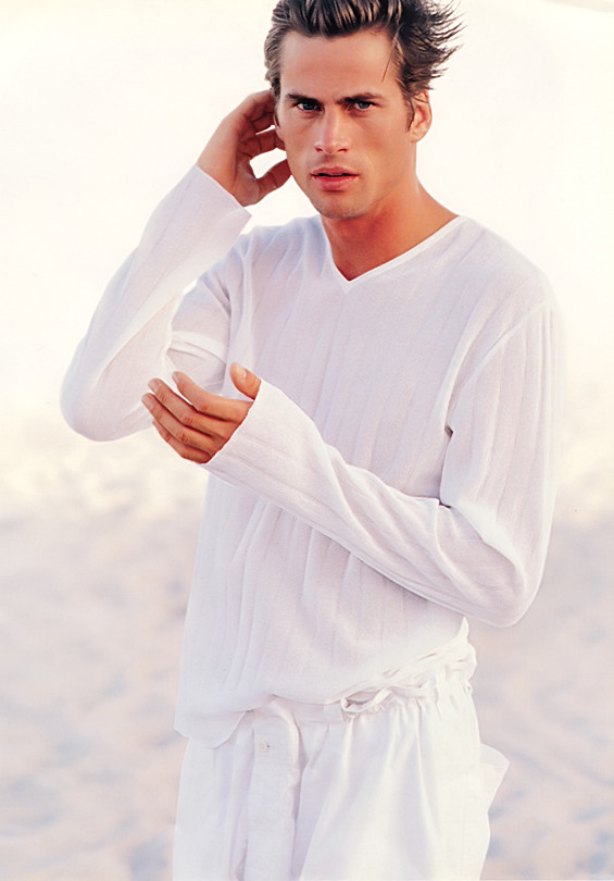 565x810 Mark Vanderloo