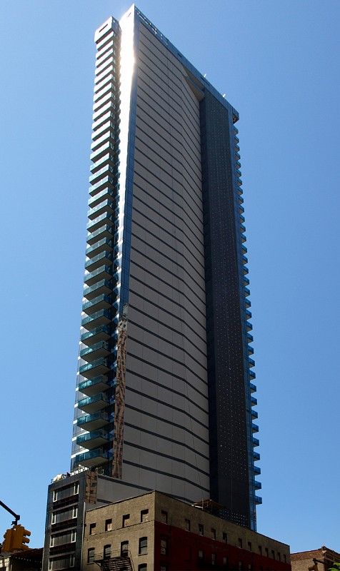 476x800 The Icon Building In Manhattan, New York Is Like No Other Rental