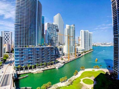 399x299 Fancy Corner Unit Icon Brickell Miami