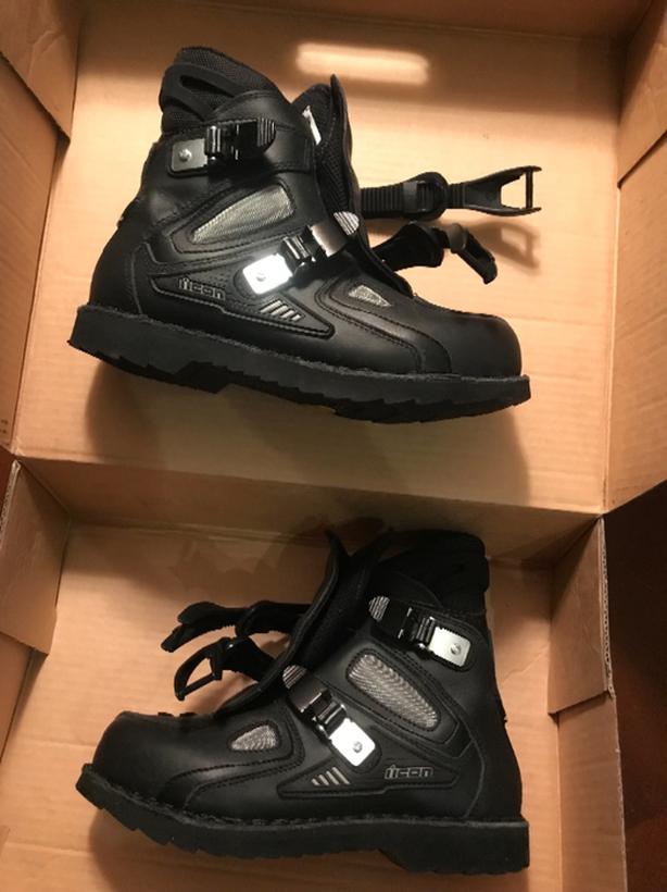614x820 Motorcycle Boots North Saanich Sidney Victoria