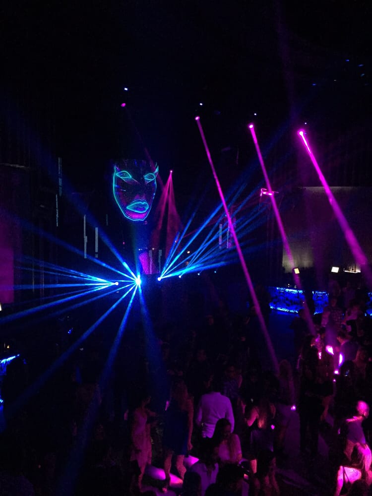 750x1000 Who's An Icon