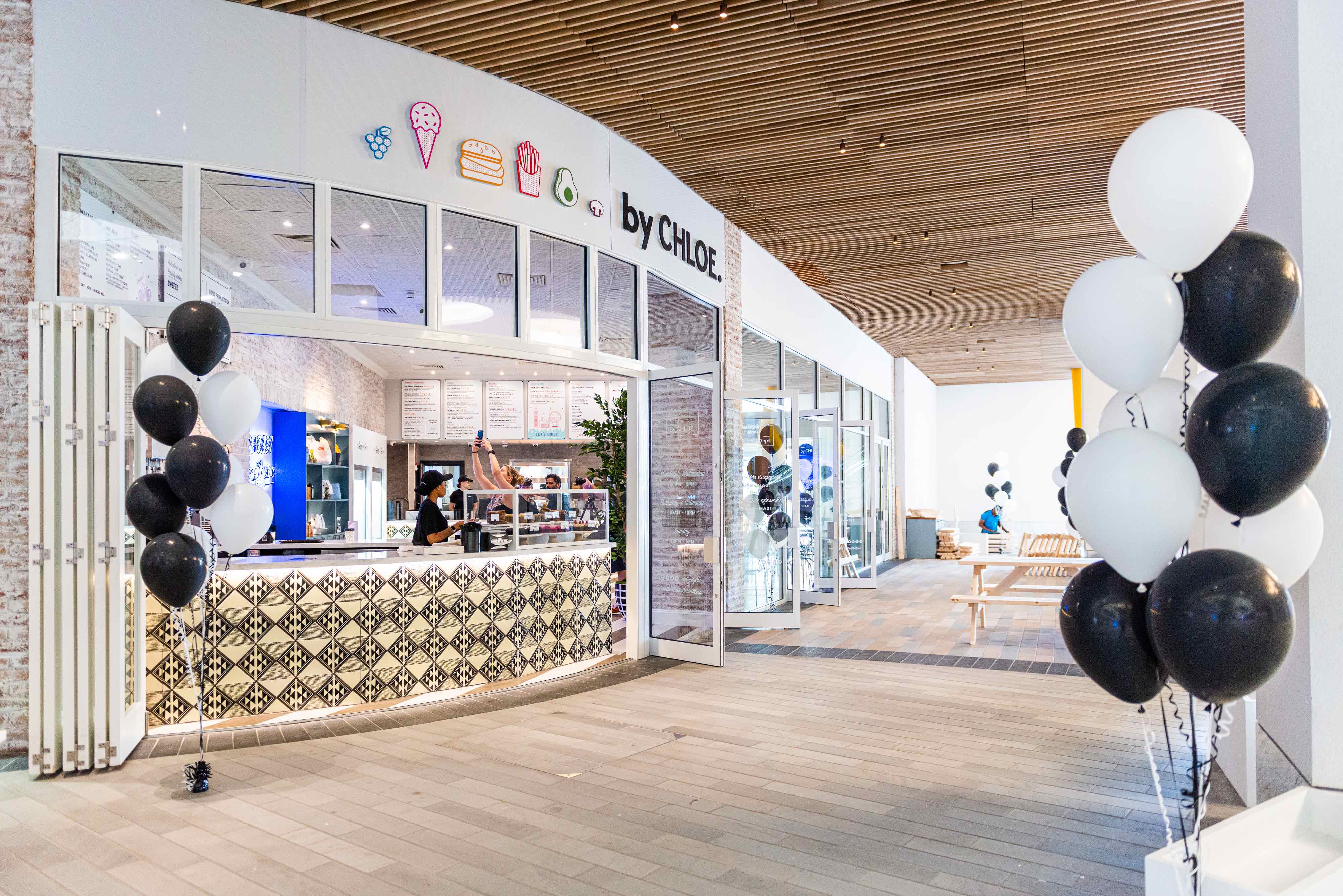 4000x2670 Retail Outlet