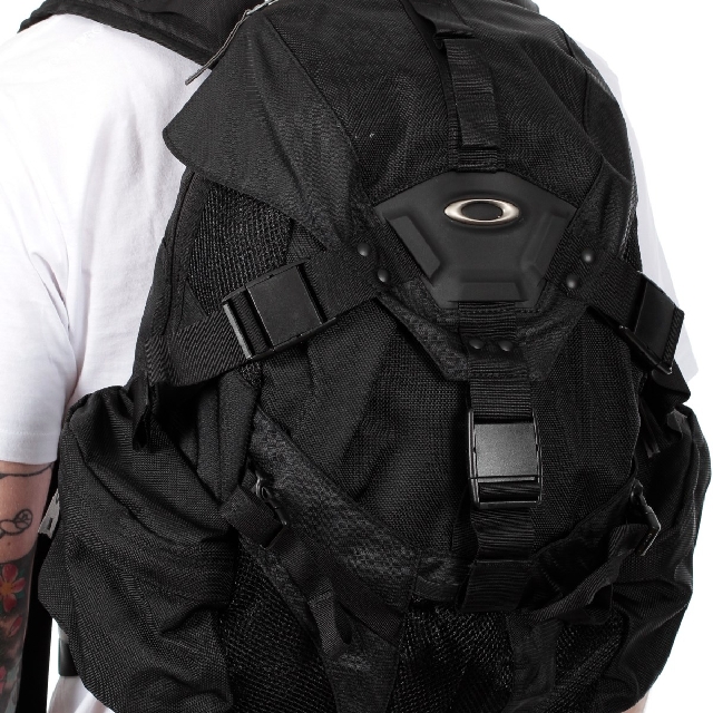 640x640 Oakley Men's Icon Pack Backpack, Men's Fashion, Bags Wallets