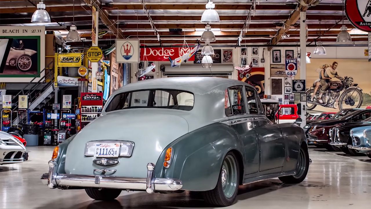 1280x720 Icon Rolls Royce Silver Cloud Derelict With A Engine