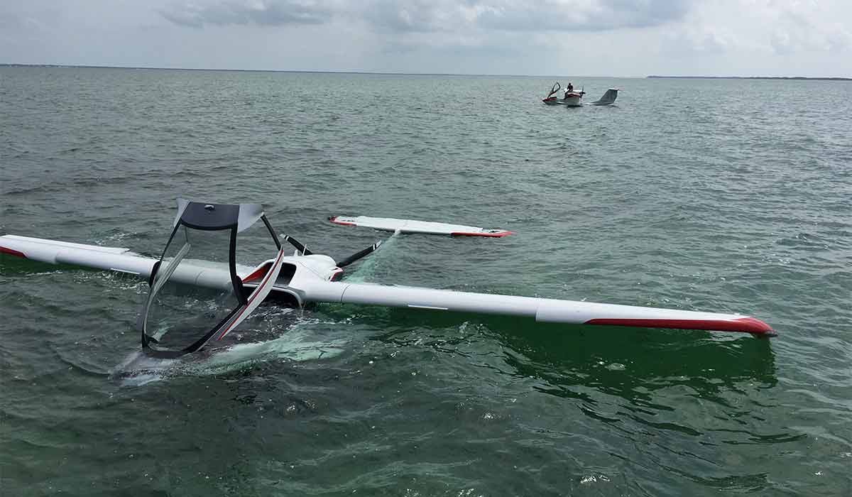 Icon Damaged In Hard Landing Flying 1200x700 Icon Damaged In Hard Landing Flying