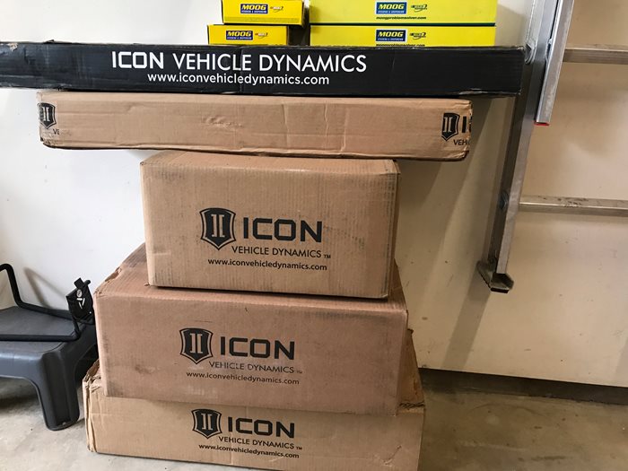 700x525 Icon Stage Suspension