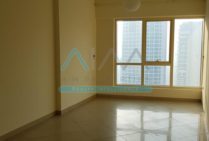 668x452 High Floor Lake View Spacious Study