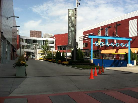 550x411 Underground Parking Garage Entrance On Roosevelt St