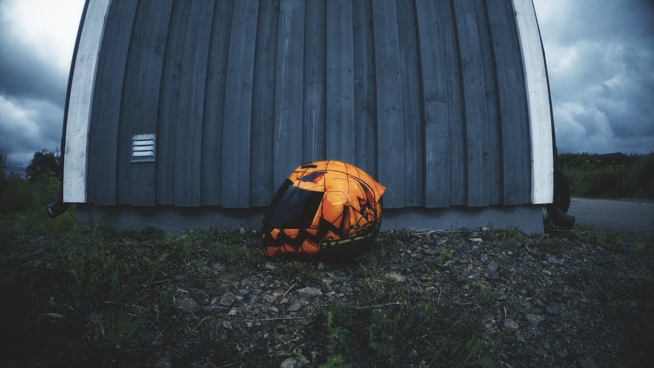 1280x720 Helmet Reveal Trick Or Street