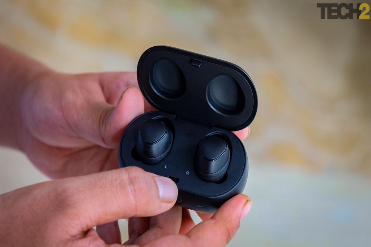 1200x800 Samsung Gear Icon X Wireless Earbuds Review Only Samsung Fans